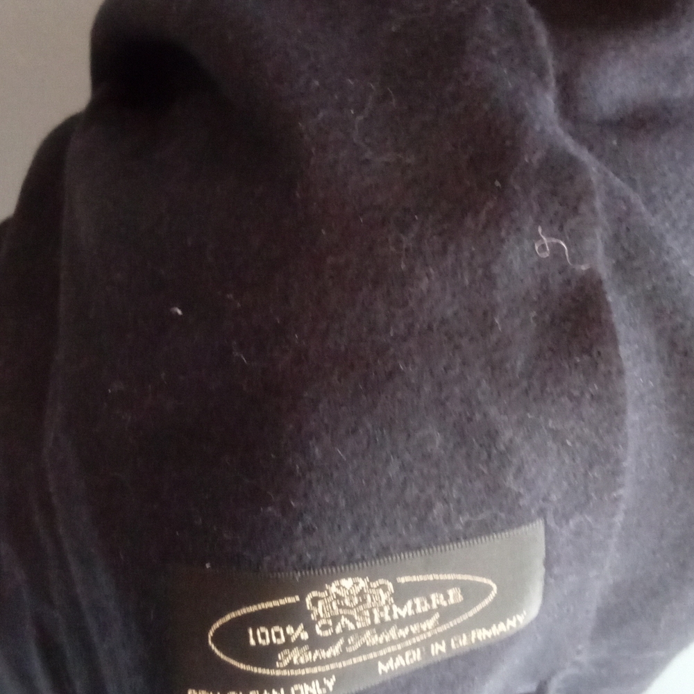 Luxurious 100% Cashmere Scarf‎ Hand Tailored Made in Germany